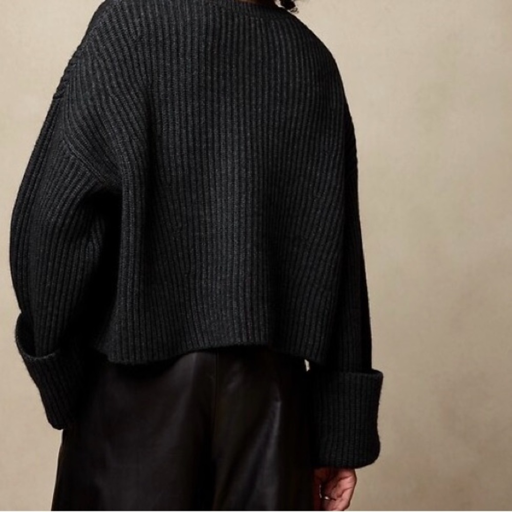 Banana Republic Ribbed Knit Sweater
